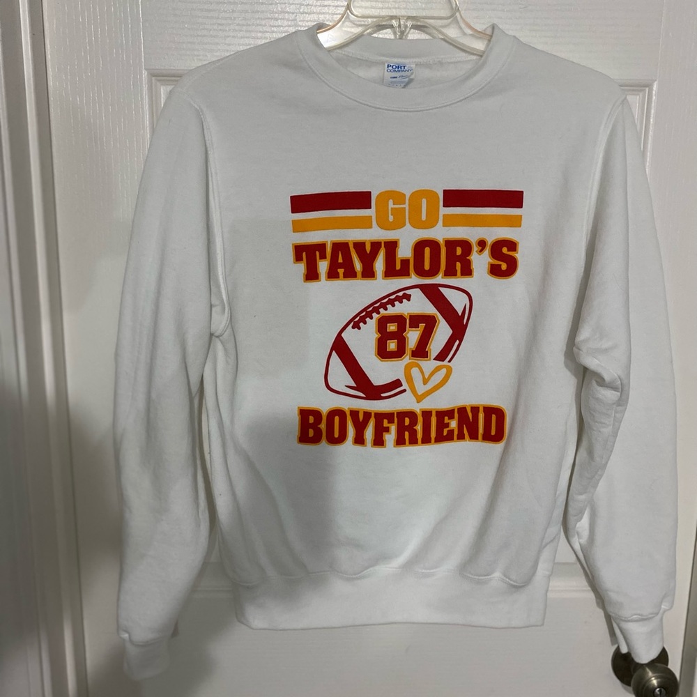 Go Taylor’s Boyfriend Sweatshirt